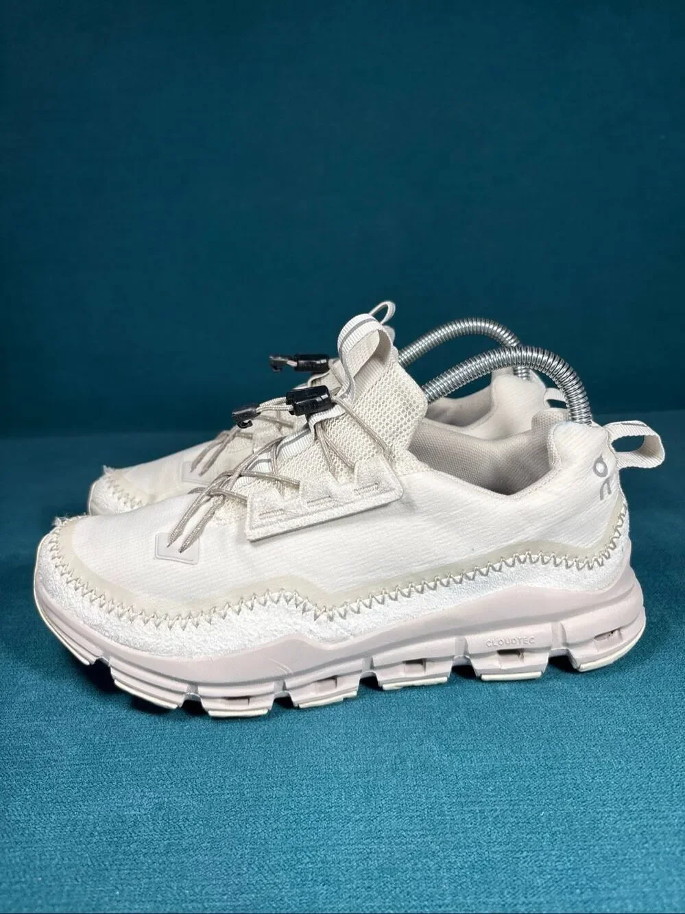 On Cloudaway Womens 8.5 Undyed White Speed Lacing Sneakers Shoes 49.98945